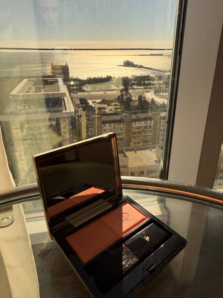 cle de peau blush